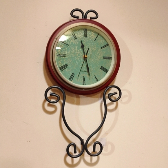 Vintage Quartz Wall Clock. Gorgeous! Works, And Looks Perfect! 10.5"x20" (R) - Picture 8 of 11